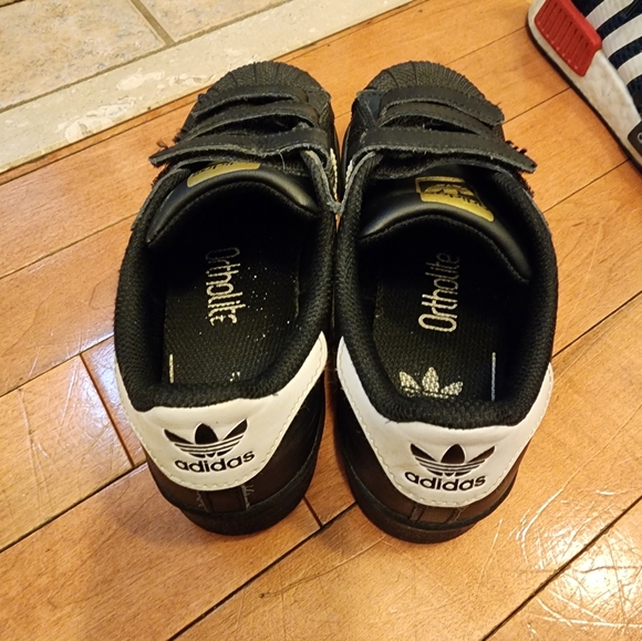 Boys Adidas superstar - Picture 3 of 4